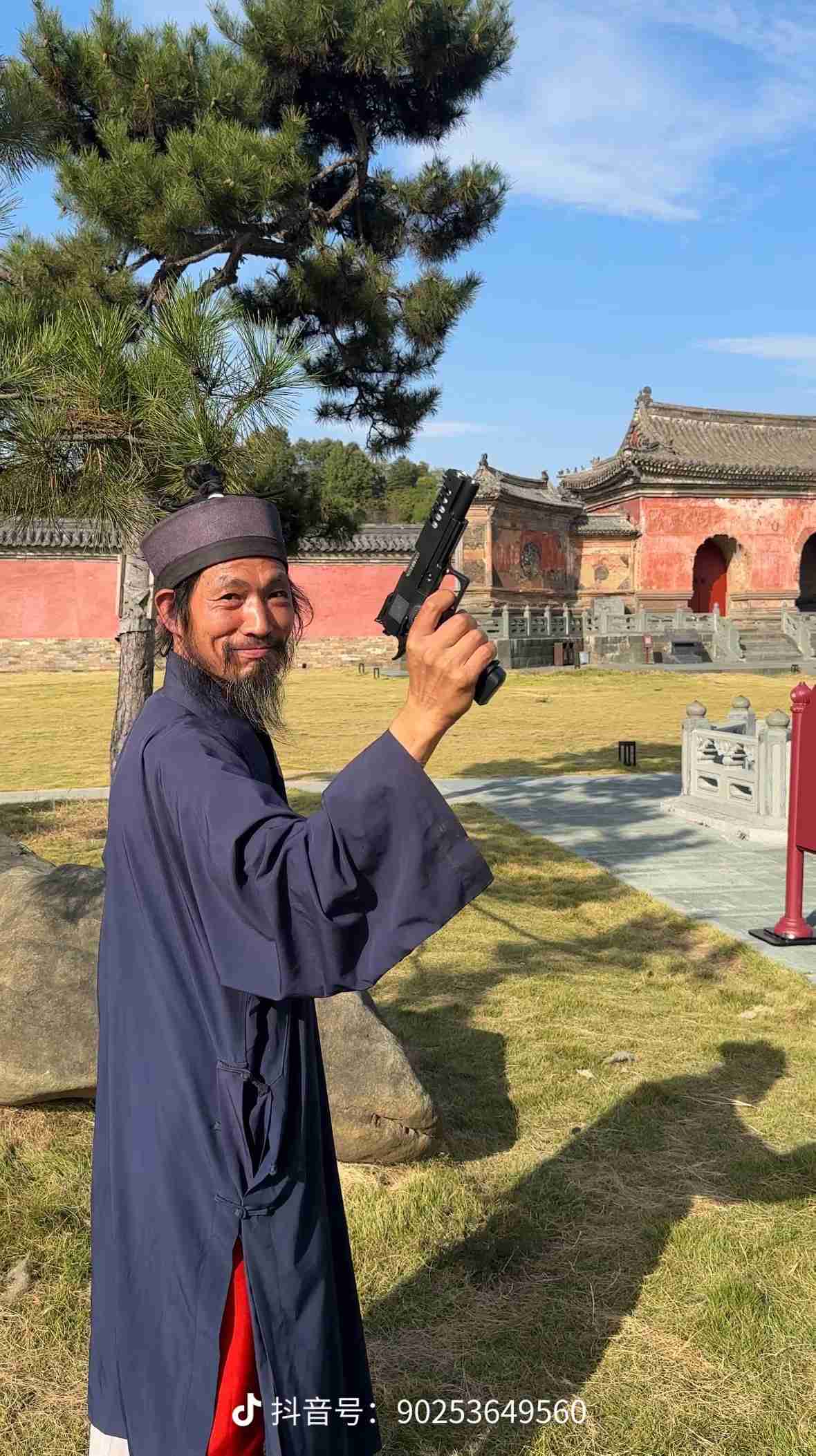 如宾 熊